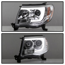 Cargar imagen en el visor de la galería, Spyder Toyota Tacoma 05-11 Projector Headlights - Light Bar DRL - Chrome PRO-YD-TT05V2-LB-C