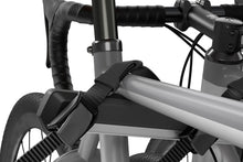 Carica l&#39;immagine nel visualizzatore di Gallery, Thule OutWay Hanging-Style Trunk Bike Rack (Up to 3 Bikes) - Silver/Black