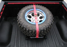 Cargar imagen en el visor de la galería, N-Fab Bed Mounted Tire Carrier Universal - Gloss Black - Red Strap