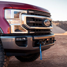 Laden Sie das Bild in den Galerie-Viewer, Ford Racing 20-21 Super Duty WARN Winch Kit