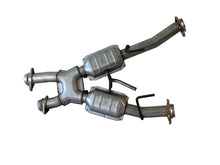 Laden Sie das Bild in den Galerie-Viewer, BBK 79-93 Mustang 5.0 Short Mid X Pipe w Catalytic Converters 2-1/2 For Automatic Long Tube Headers