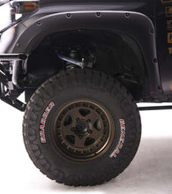 Laden Sie das Bild in den Galerie-Viewer, EGR 14+ Toyota Tundra Bolt-On Look Fender Flares - Set - Matte (795495)