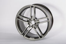 Carica l&#39;immagine nel visualizzatore di Gallery, ROUSH 2015-2019 Ford Mustang 20in x 9.5in 45mm Offset Cast Aluminum Quicksilver Wheel