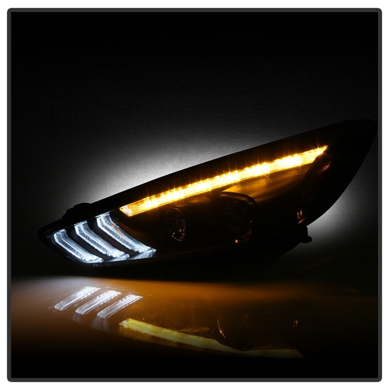 Spyder 15-18 Ford Focus Projector Headlights - Seq Turn Light Bar - Black PRO-YD-FF15-LBSEQ-BK