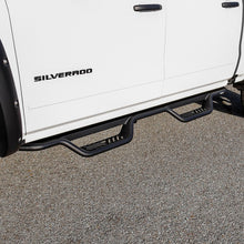 Carica l&#39;immagine nel visualizzatore di Gallery, Westin 14-18 Chevrolet Silverado / GMC Sierra Crew Cab Outlaw Nerf Step Bars (Excl. Diesel)