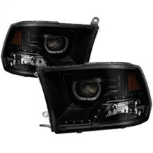 Carica l&#39;immagine nel visualizzatore di Gallery, xTune Dodge Ram 2009-2014 Halo LED Projector Headlights - Black Smoke PRO-JH-DR09-CFB-BSM