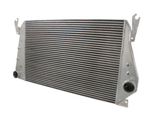 Carica l&#39;immagine nel visualizzatore di Gallery, aFe Bladerunner Intercooler 11-13 GM Diesel Trucks V8 6.6L (td) LML