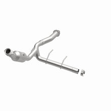 Laden Sie das Bild in den Galerie-Viewer, MagnaFlow 11-14 Ford F-150 5.0L Direct Fit CARB Compliant Left Catalytic Converter