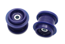 Laden Sie das Bild in den Galerie-Viewer, SuperPro 1990 Mazda Miata Base Rear Differential Mount Bushing Kit