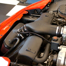 Laden Sie das Bild in den Galerie-Viewer, Airaid 01-04 Corvette C5 CAD Intake System w/ Tube (Oiled / Red Media)