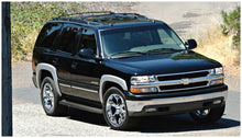 Carica l&#39;immagine nel visualizzatore di Gallery, Bushwacker 00-06 Chevy Tahoe OE Style Flares 4pc 4-Door - Black