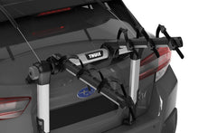 Carica l&#39;immagine nel visualizzatore di Gallery, Thule OutWay Hanging-Style Trunk Bike Rack (Up to 3 Bikes) - Silver/Black