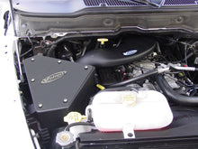 Laden Sie das Bild in den Galerie-Viewer, Volant 02-06 Dodge Ram 1500 5.9 V8 Pro5 Closed Box Air Intake System