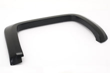 Laden Sie das Bild in den Galerie-Viewer, EGR 92-96 Ford F150/Bronco / 92-98 Super Duty Rugged Look Fender Flares - Set