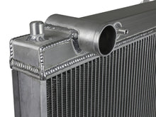 Carica l&#39;immagine nel visualizzatore di Gallery, aFe BladeRunner Street Series Radiator 99-04 Ford Trucks V10 6.8L