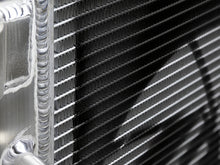 Carica l&#39;immagine nel visualizzatore di Gallery, aFe BladeRunner Street Series Tube &amp; Fin Aluminum Radiator 07-18 Jeep Wrangler (JK) V6-3.6L/3.8L