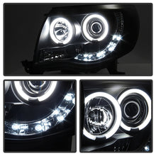 Cargar imagen en el visor de la galería, Spyder Toyota Tacoma 05-11 Projector Headlights CCFL Halo LED Blk Smke PRO-YD-TT05-CCFL-BSM