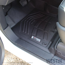 गैलरी व्यूवर में इमेज लोड करें, Westin 2016-2017 Nissan Titan / Titan XD Wade Sure-Fit Floor Liners Front - Black