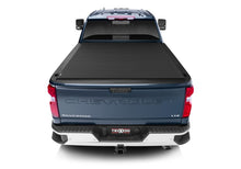 Laden Sie das Bild in den Galerie-Viewer, Truxedo 2020 GMC Sierra &amp; Chevrolet Silverado 2500HD &amp; 3500HD 6ft 9in Sentry CT Bed Cover