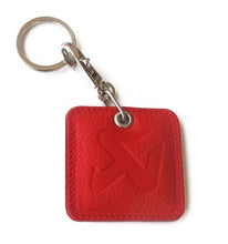 Charger l&#39;image dans la galerie, Akrapovic Square Leather Keychain - red