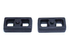 Charger l&#39;image dans la galerie, MaxTrac 07-18 Toyota Tundra 2WD 1.5in Rear Cast Iron Lift Blocks