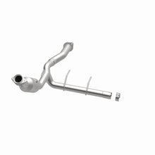 Laden Sie das Bild in den Galerie-Viewer, MagnaFlow 11-14 Ford F-150 5.0L Direct Fit CARB Compliant Left Catalytic Converter