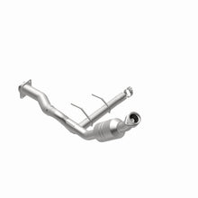 Laden Sie das Bild in den Galerie-Viewer, MagnaFlow 11-14 Ford F-150 5.0L Direct Fit CARB Compliant Left Catalytic Converter