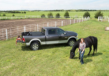 Laden Sie das Bild in den Galerie-Viewer, Truxedo 2022+ Toyota Tundra w/o Deck Rail System 5ft 6in TruXport Bed Cover