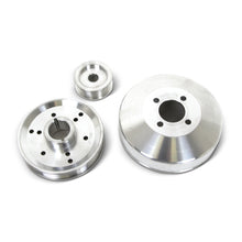 गैलरी व्यूवर में इमेज लोड करें, BBK 96-01 Mustang 4.6 GT Cobra Underdrive Pulley Kit - Lightweight CNC Billet Aluminum (3pc)