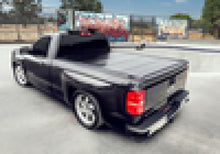 Carica l&#39;immagine nel visualizzatore di Gallery, BAK 2020 Chevy Silverado 2500/3500 HD 6ft 9in Bed BAKFlip G2