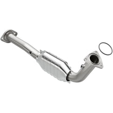 Cargar imagen en el visor de la galería, MagnaFlow Conv DF 03-06 Hummer H2 6.0L P/S