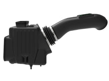 Carica l&#39;immagine nel visualizzatore di Gallery, aFe Quantum Pro DRY S Cold Air Intake System 17-18 GM/Chevy Duramax V8-6.6L L5P - Dry