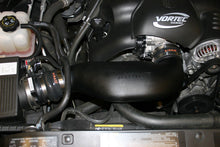 Laden Sie das Bild in den Galerie-Viewer, Airaid 05-06 Chevy / GMC / Cadillac 4.8/5.3/6.0L Airaid Jr Intake Kit - Oiled / Red Media