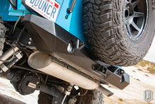 Carica l&#39;immagine nel visualizzatore di Gallery, ICON 07-18 Jeep Wrangler JK Pro Series 2 Rear Bumper w/Hitch/Tabs