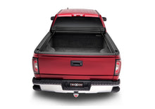 Cargar imagen en el visor de la galería, Truxedo 14-18 GMC Sierra &amp; Chevrolet Silverado 1500 6ft 6in Sentry CT Bed Cover