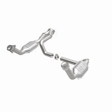 गैलरी व्यूवर में इमेज लोड करें, MagnaFlow Conv DF 02-06 Cadillac Escalade / 02-06 Chevy Avalanche 5.3L Dual Conv Y-Pipe Assembly 2WD