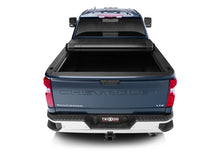 Charger l&#39;image dans la galerie, Truxedo 2020 GMC Sierra &amp; Chevrolet Silverado 2500HD &amp; 3500HD 6ft 9in Sentry Bed Cover