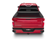 Laden Sie das Bild in den Galerie-Viewer, Truxedo 14-18 GMC Sierra &amp; Chevrolet Silverado 1500 6ft 6in Lo Pro Bed Cover