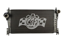 Carica l&#39;immagine nel visualizzatore di Gallery, CSF 06-10 GMC Sierra 2500HD 6.6L OEM Intercooler