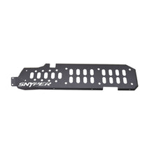 गैलरी व्यूवर में इमेज लोड करें, Westin/Snyper 07-17 Jeep Wrangler Unlimited Gas Tank Skid Plate - Textured Black