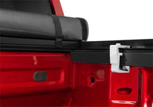 Laden Sie das Bild in den Galerie-Viewer, Truxedo 19-20 GMC Sierra &amp; Chevrolet Silverado 1500 (New Body) 6ft 6in TruXport Bed Cover