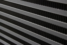 Carica l&#39;immagine nel visualizzatore di Gallery, aFe BladeRunner Cast Intercooler 94-02 Dodge Diesel Trucks L6-5.9L (td)