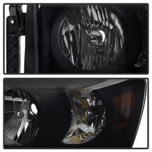 Carica l&#39;immagine nel visualizzatore di Gallery, Xtune Dodge Ram 1500 06-08 Amber Crystal Headlights Black Smoked HD-JH-DR06-AM-BSM